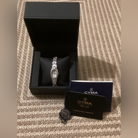 Cyma sapphire crystal bracelet watch main image 8